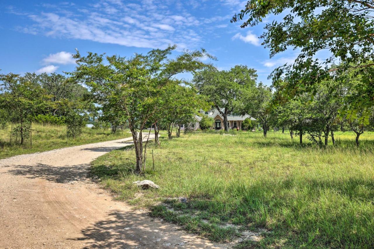 Cozy Spring Branch Cottage In Hill Country! Exterior photo