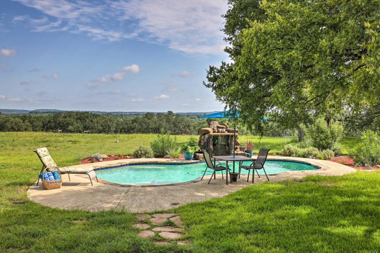 Cozy Spring Branch Cottage In Hill Country! Exterior photo